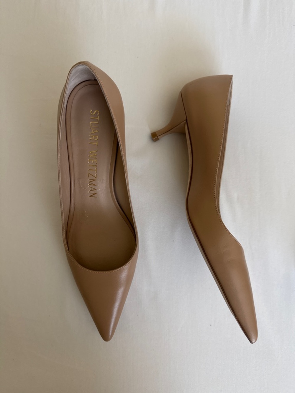 Stuart Weitzman Camel/Tan Pointed-Toe Mid Kitten Heel Pumps size 9 NWOT